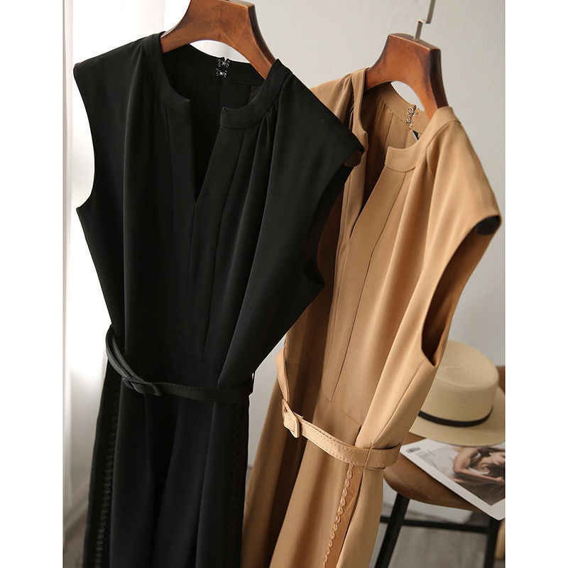Elegant Ensfarvet Slankende Jumpsuit Til Kvinder