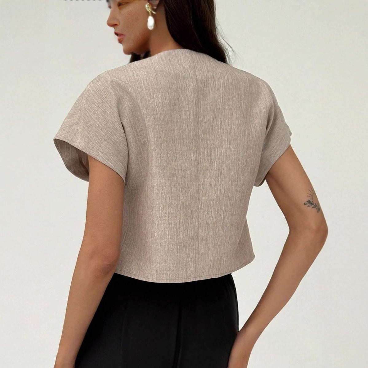 Wide-shoulder Waist-cinching Irregular Hem V-neck Slimming Sleeved Top