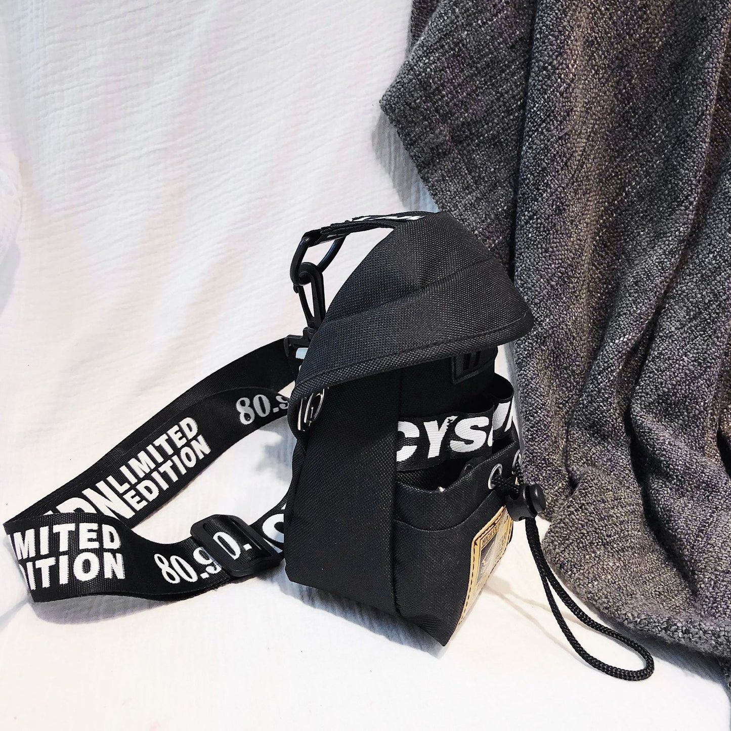 Canvas messenger bag