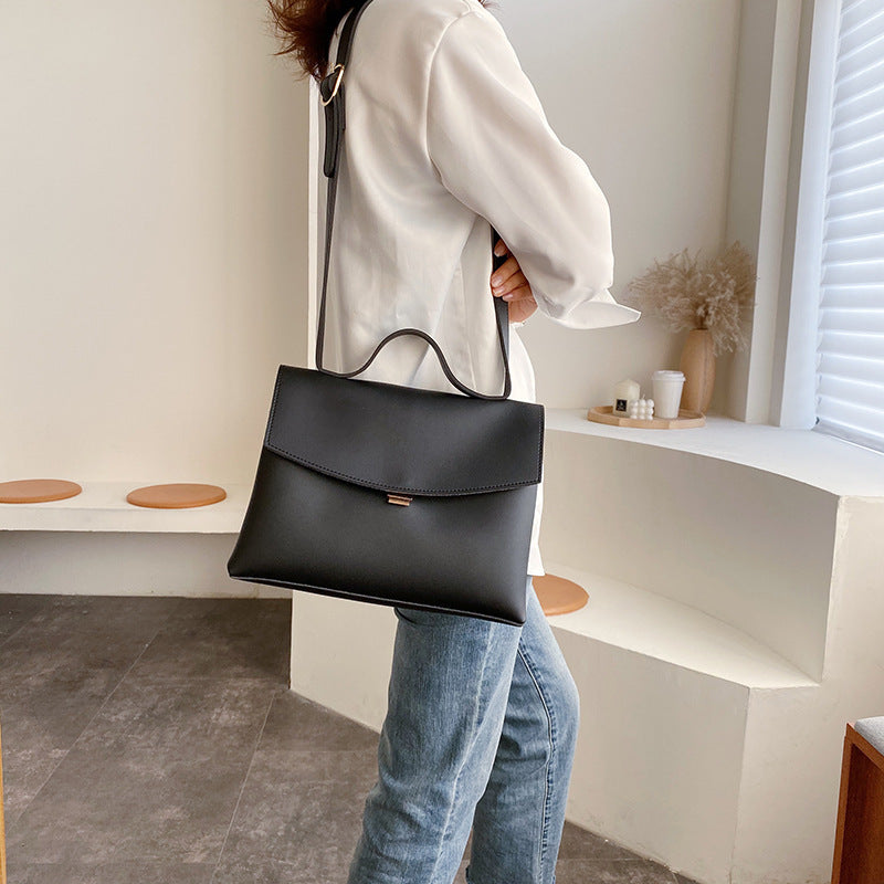 European and American messenger bag