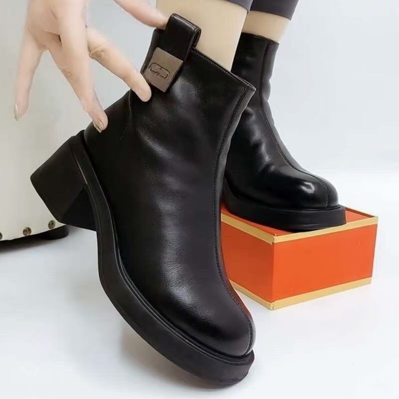 Women's Simple And Elegant Mid Heeled Short Boots