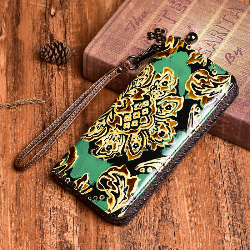 Cowhide zippered wallet