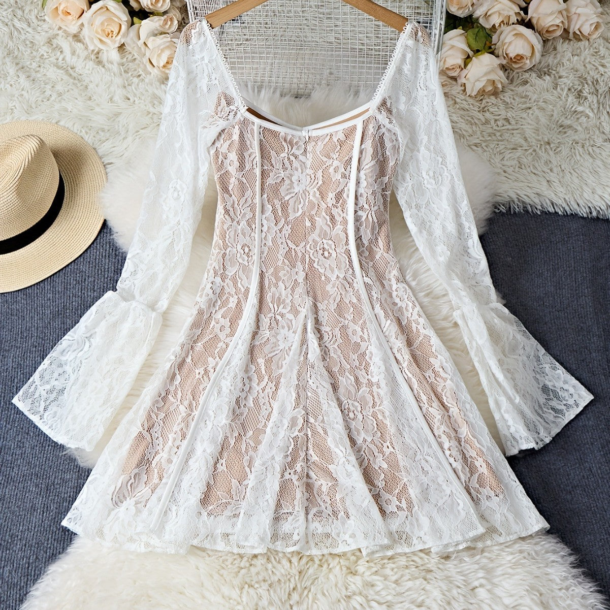 Horn-neckline Long-sleeve Waist-cinching Dress