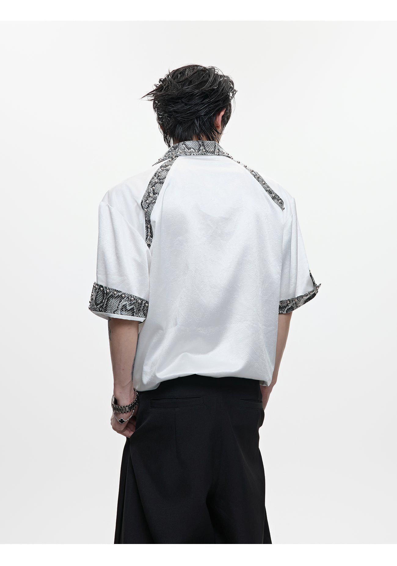 Niche Snake Patterned Leather Patchwork Shirt With Metal Rivet Design For A Cool Cardigan