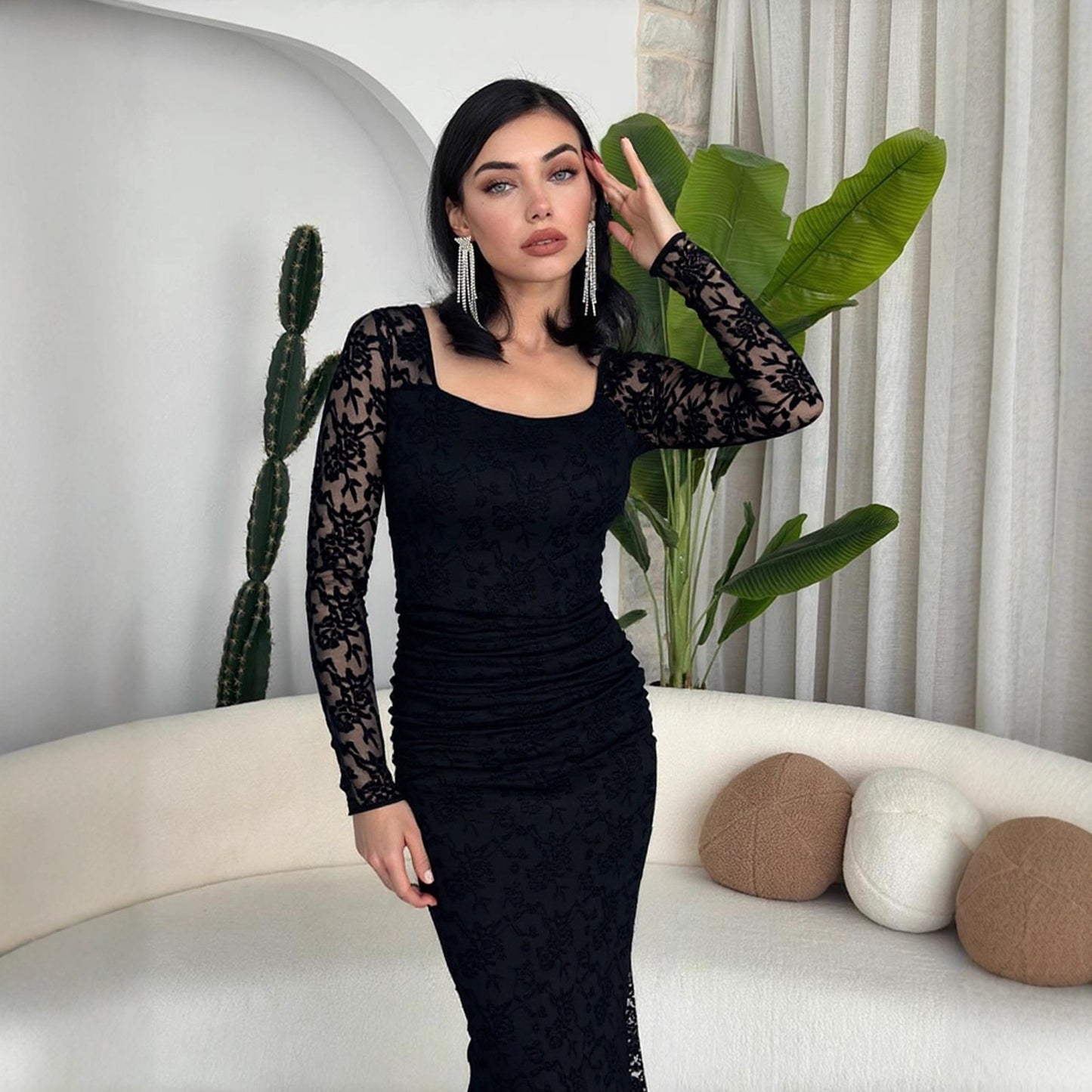 Elegant Lace-Patchwork Square-Neckline Slimming Pleated Maxi Dress