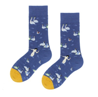 Autumn and winter personality Europe and the United States abstract art socks men and women couples college wind tube socks street tide socks
