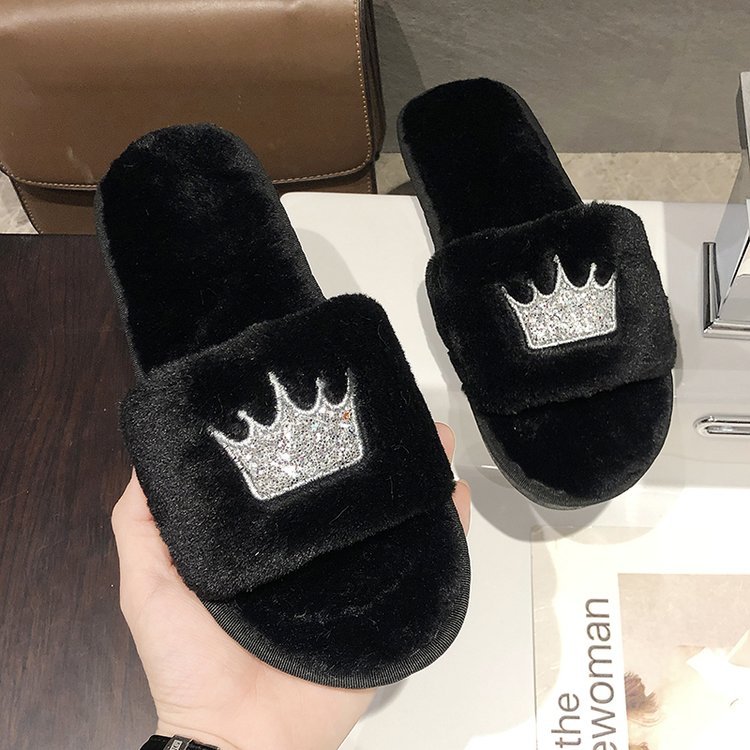 Slip on slippers for women with soft bottom in autumn