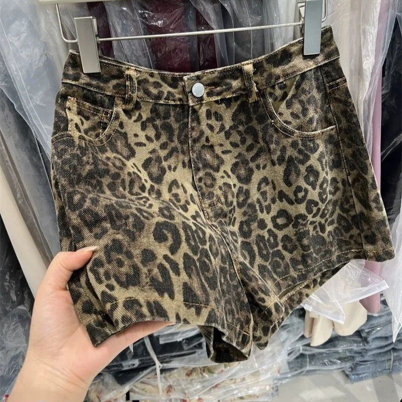 American-style Vintage Leopard-print Denim Shorts For Women
