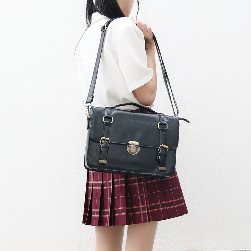 Messenger Bag Retro Large Capacity Portable Messenger Bag