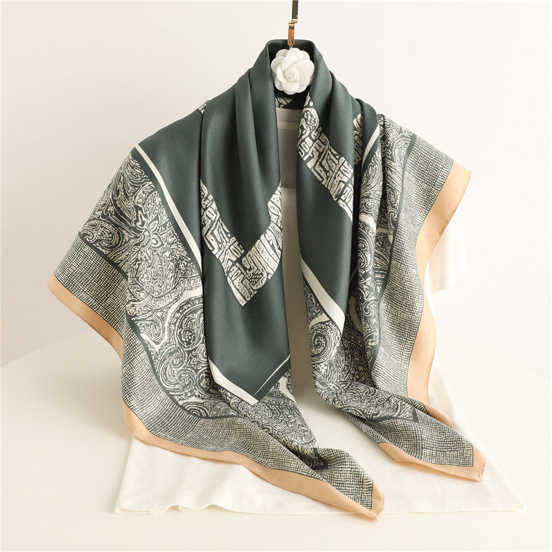 Ladies Fashion Simple Retro Printed Square Scarf