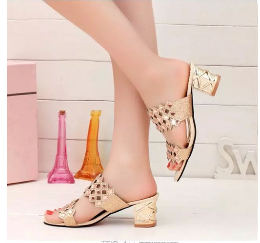 Openwork breathable chunky heel round toe sandals