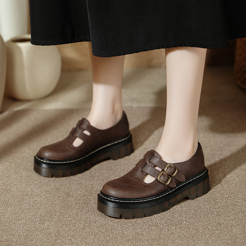 College-style Carved Brogue Shoes
