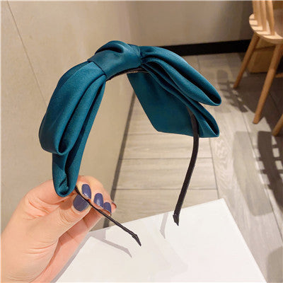Oversized bow band