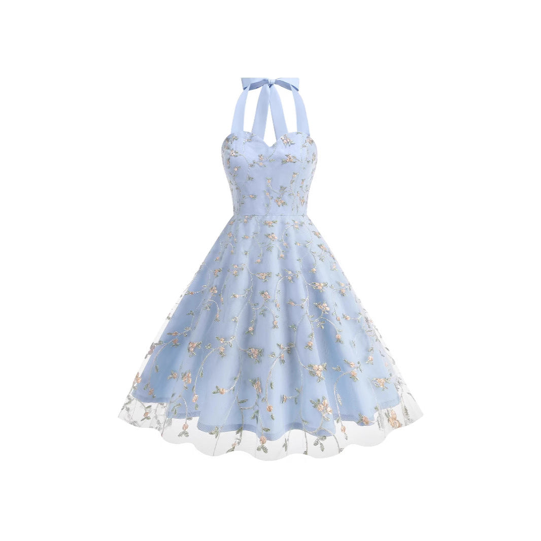 Elegant And Fashionable Gown With Mesh And Embroidery