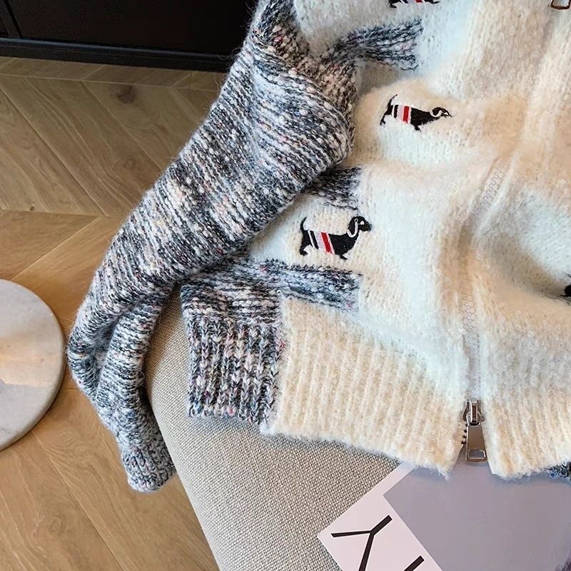Broderet cardigan til kvinder med hvalpemotiv