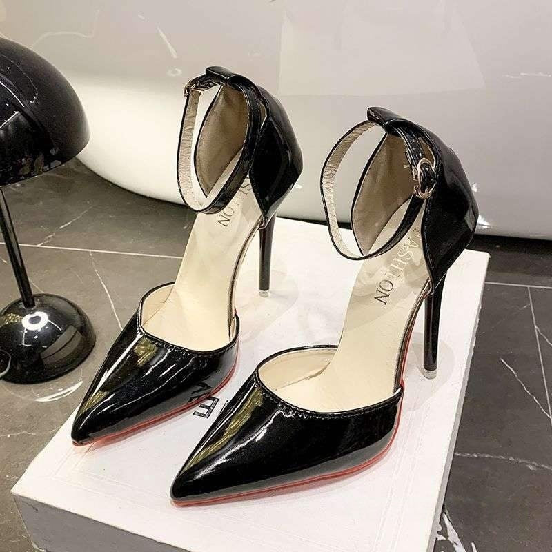 One-strap Covered-toe Sandals Large Size