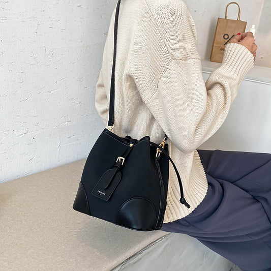 Fashion Women's Versatile Ins Bucket Shoulder Bag