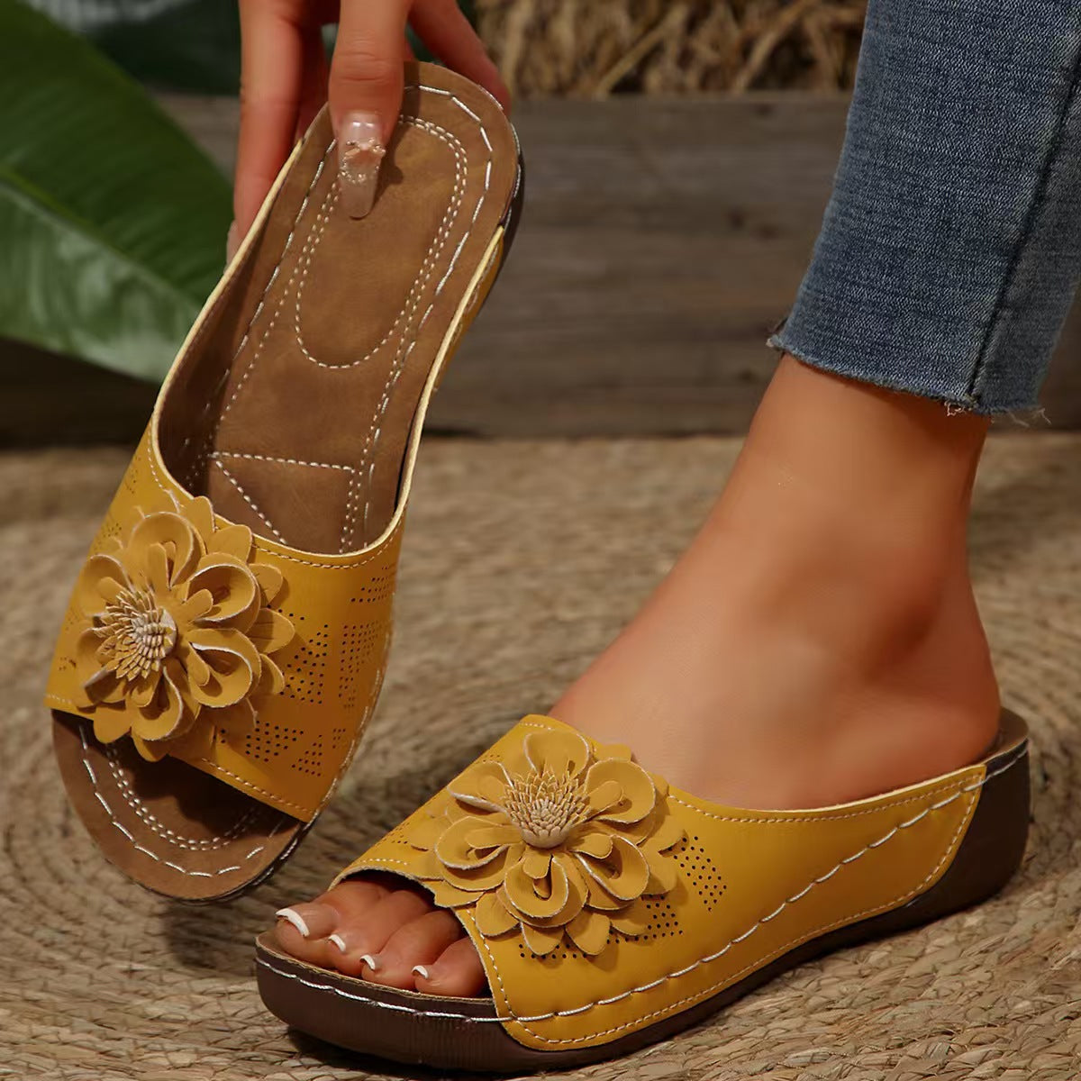 Fashion Personality Women's Thick Bottom Peep-toe Slippers