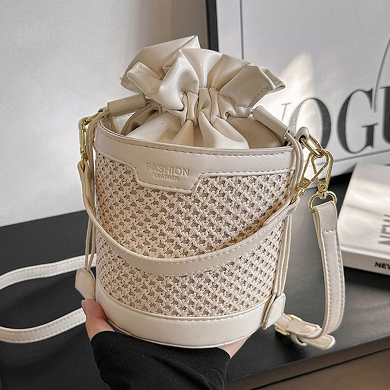 Simple And Stylish Woven Commuting Single Shoulder Bucket Bag