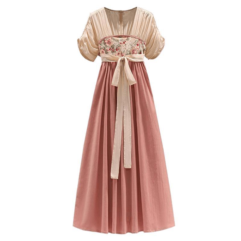 Forbedret element Ny Hanfu med blomsterprint i traditionel kinesisk stil