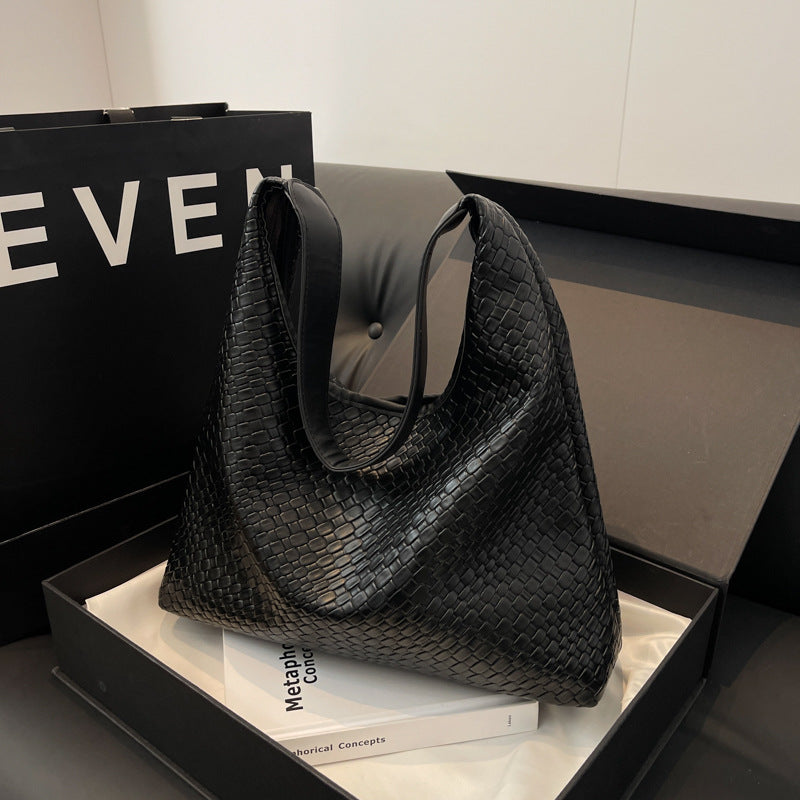 Retro Fashion Woven Embossed Bag