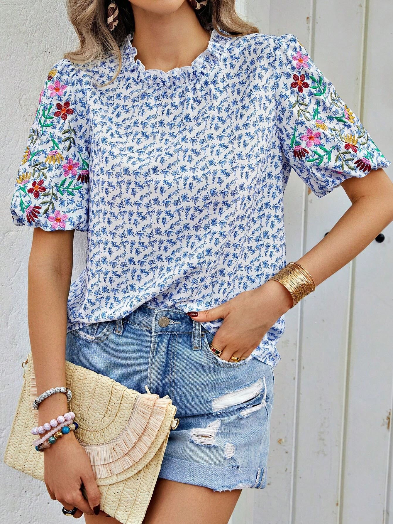 Embroidered Printed Buckle Wave Turtleneck Short Color Matching Top