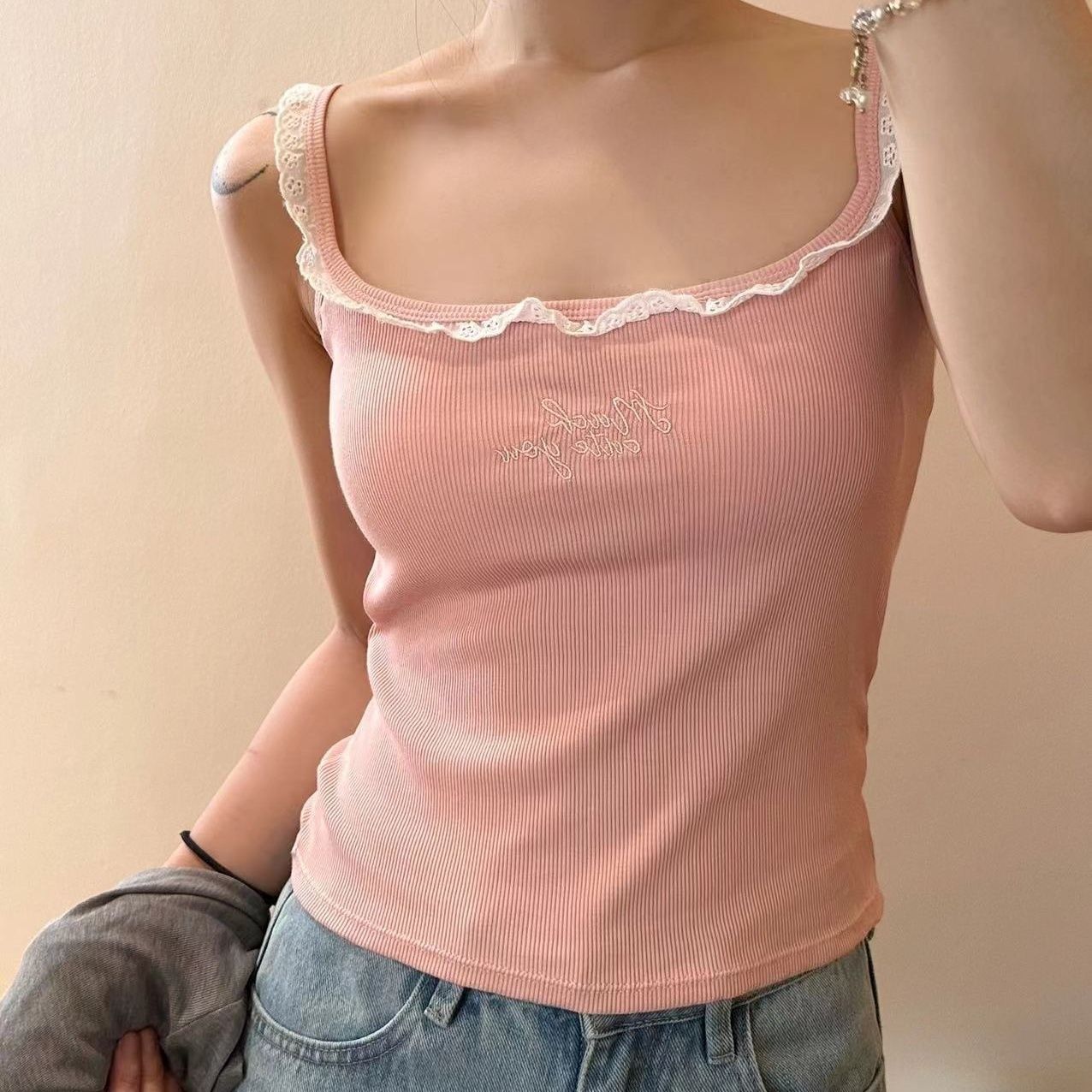Women's Lace Camisole With Chest Pad