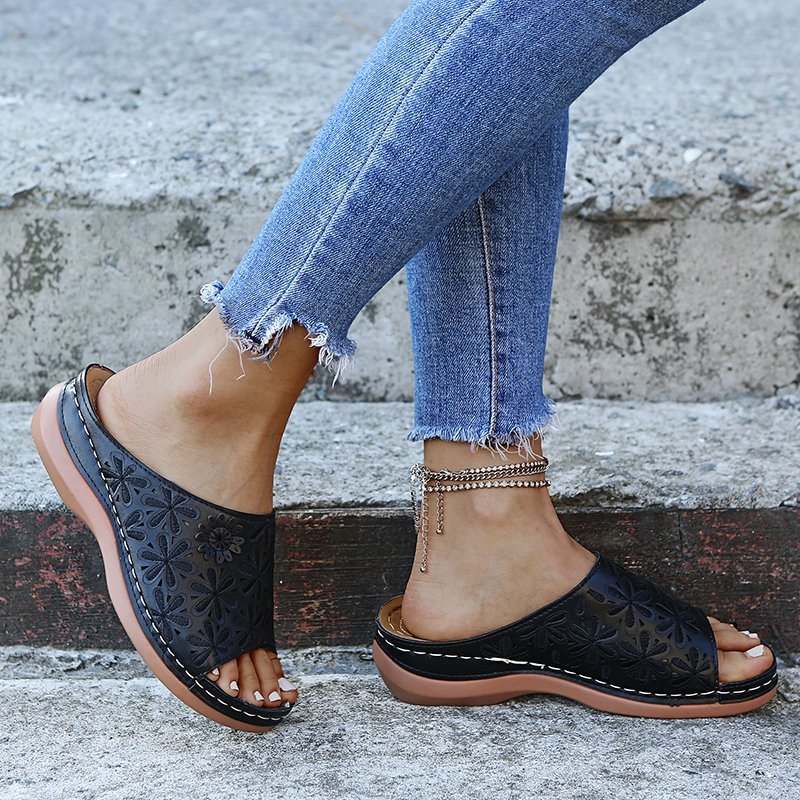 Retro Slippers Women Hollow Floral Shoes Outdoor Summer Sandals