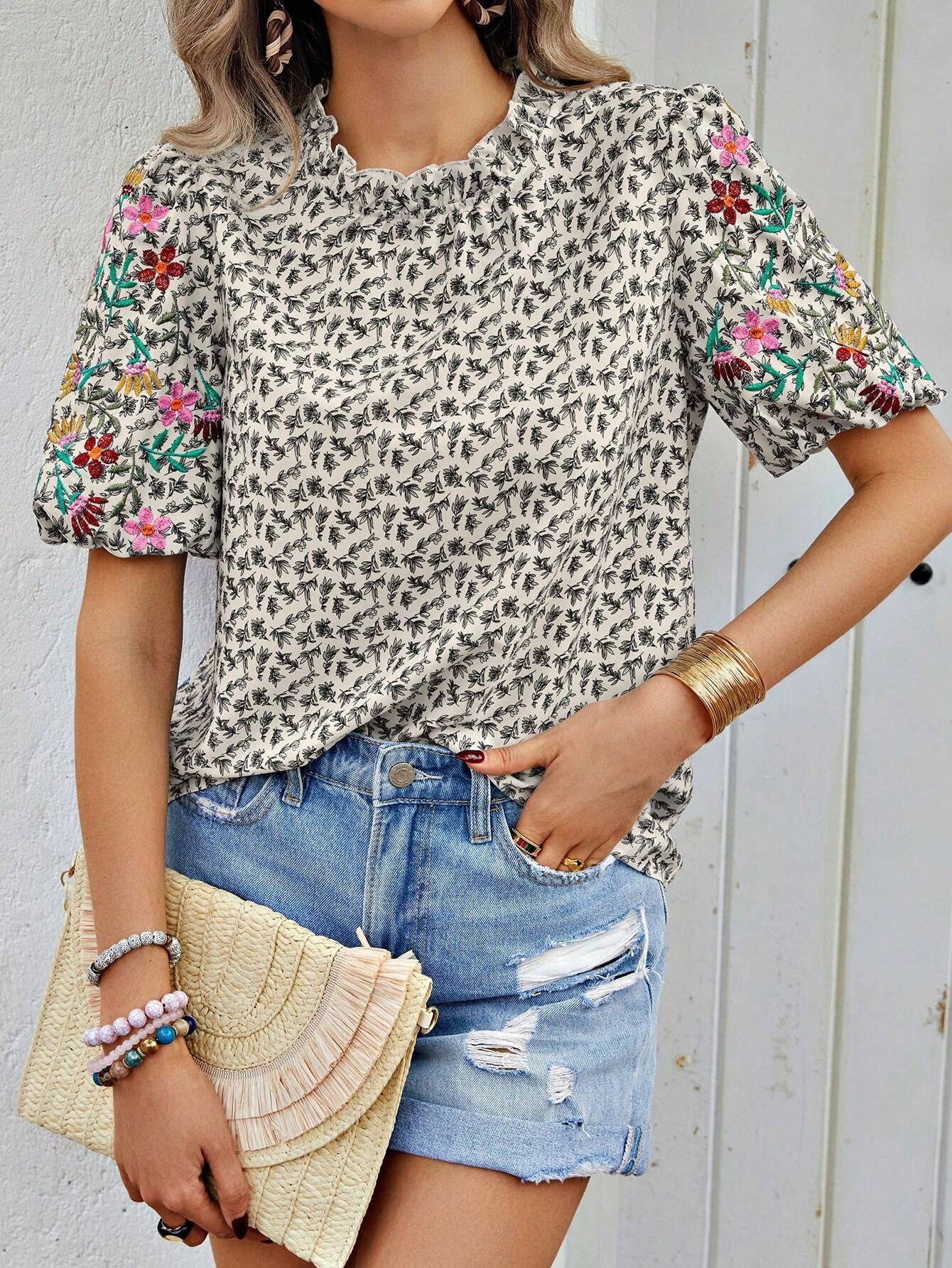 Embroidered Printed Buckle Wave Turtleneck Short Color Matching Top