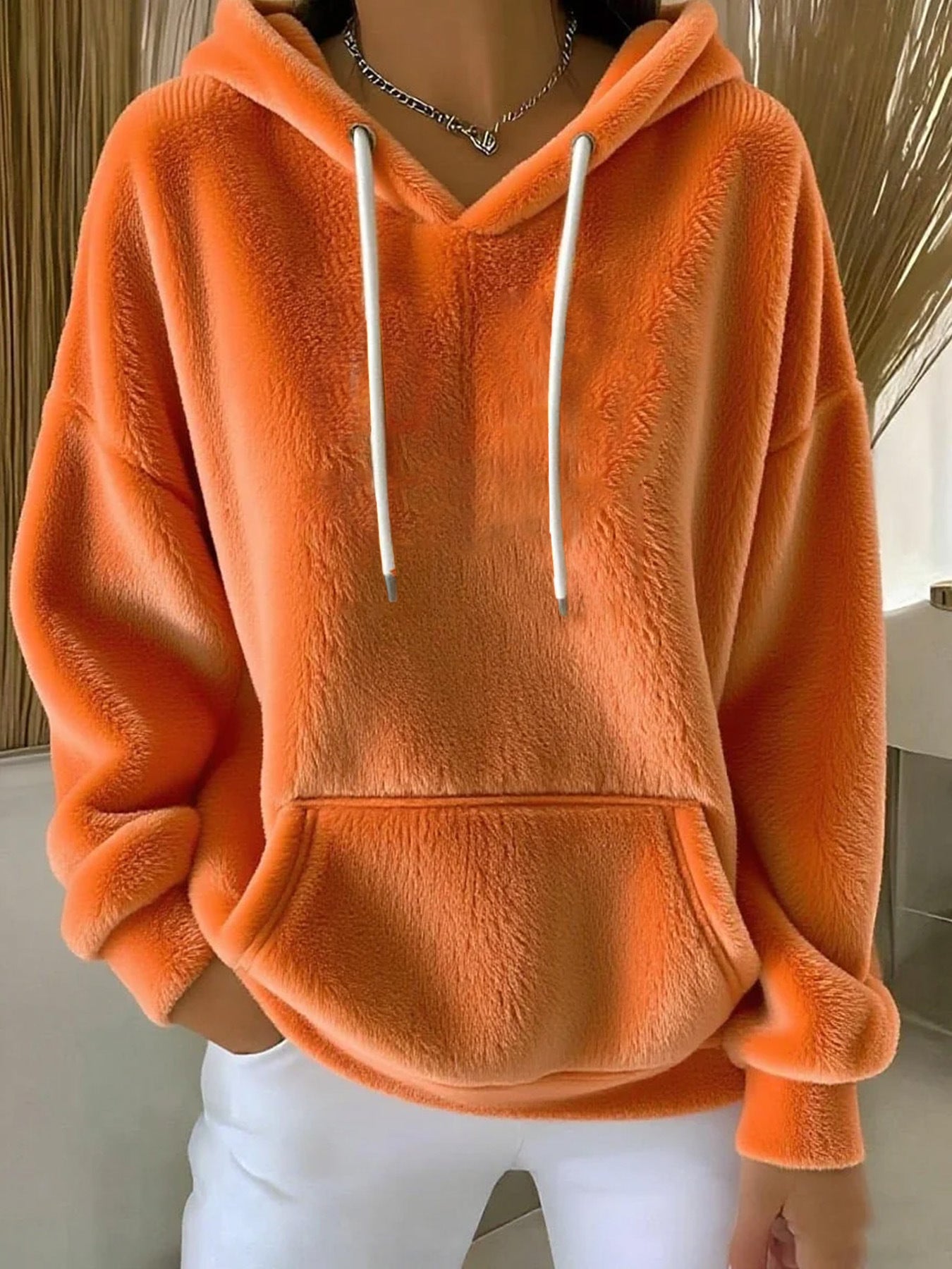 Ensfarvet lammeuldforet alsidig sweatshirt til kvinder til efterår og vinter