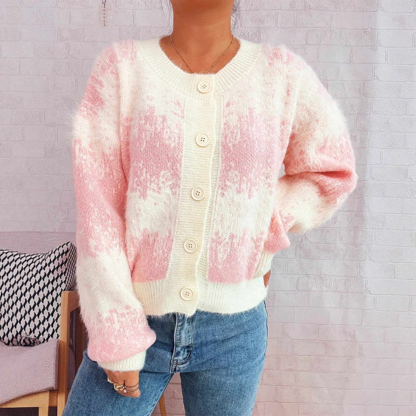 Color-Changing Contrast Color Jacquard Single-breasted Casual Sweater