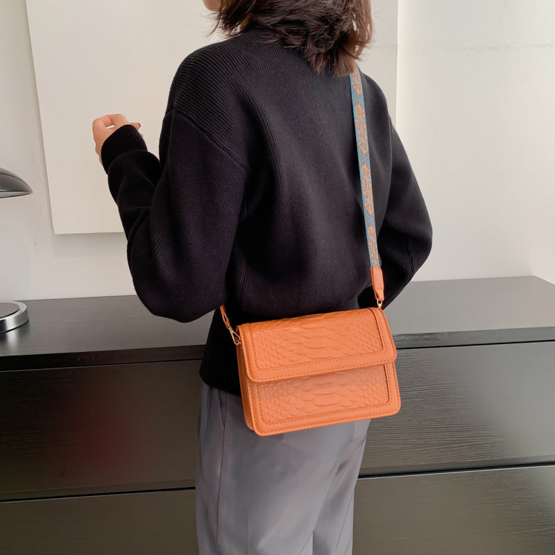 Women's Fashion Solid Color Wide Shoulder Strap Shoulder Small Square Bag