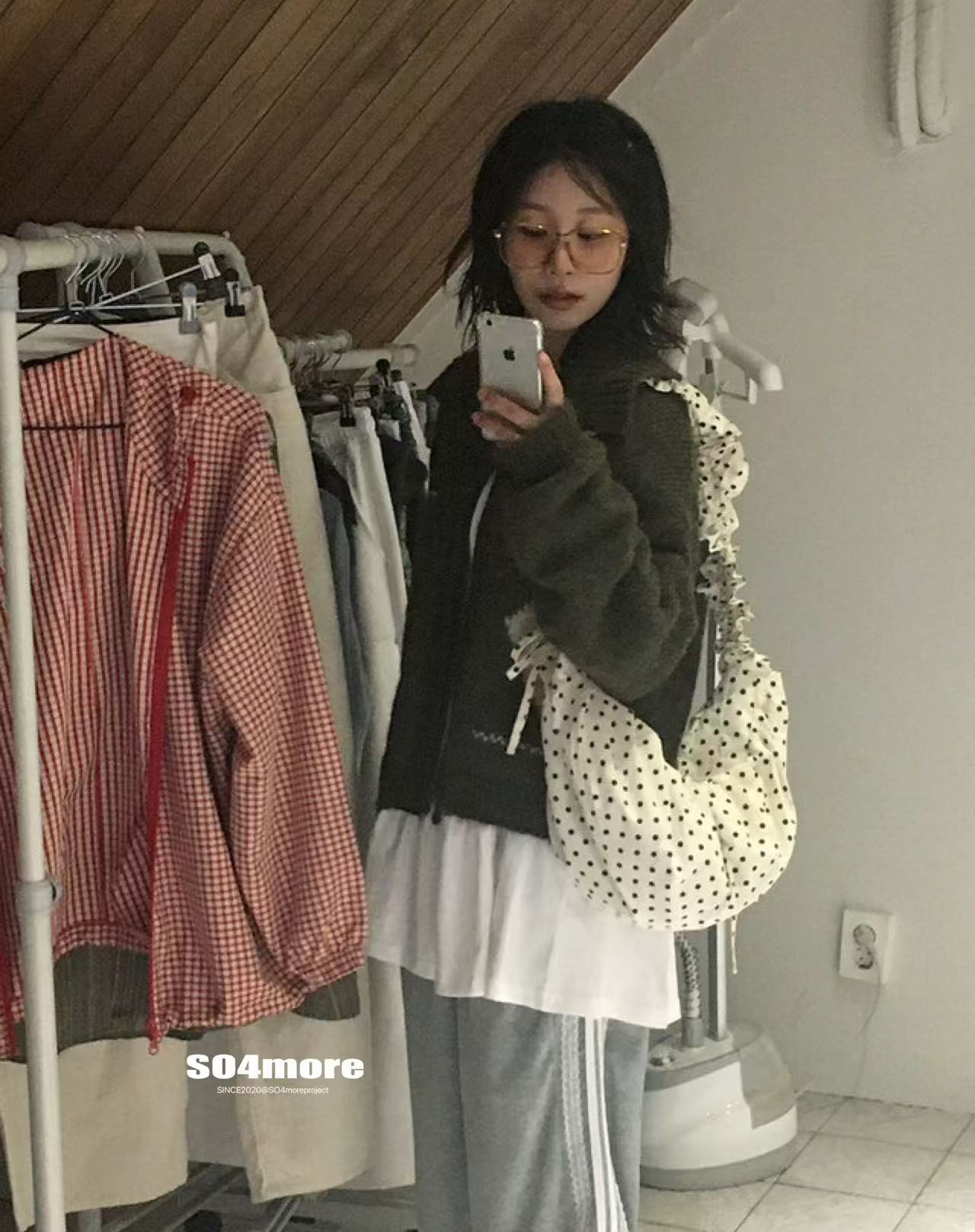 Retro Polka-Dot koreansk Instagram-stil niche sød snørelukning plisseret skuldertaske
