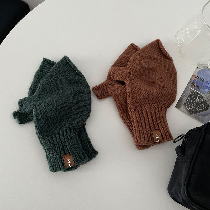 Strikkede handsker med touchskærm og uldfor