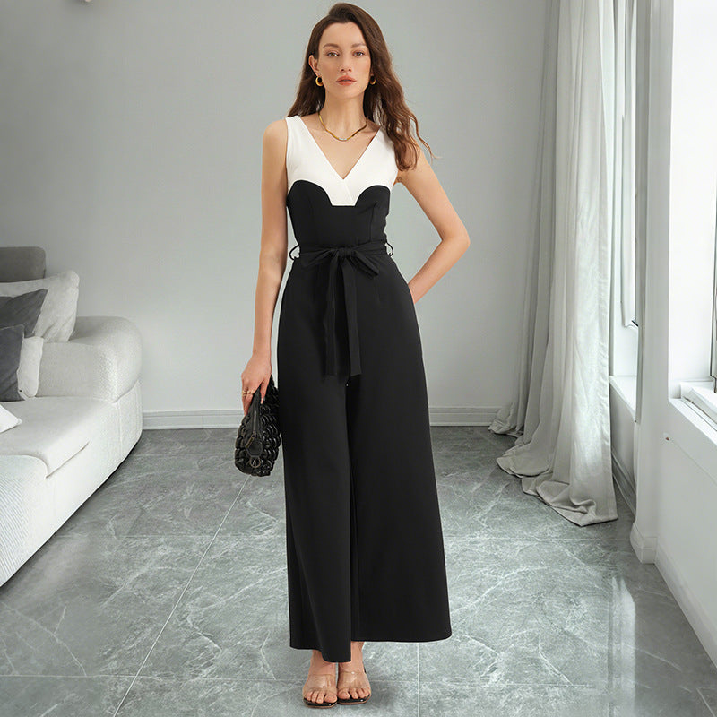 Simple Black-and-white Contrast Waist-cinching Sleeveless Jumpsuit