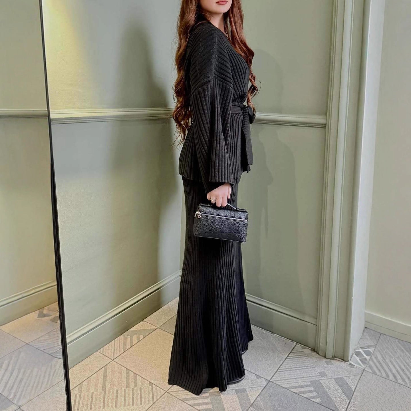 New V-neck Ribbed Sweater Knit Wrap Dress With A Straight Skirt And A Bow Tie