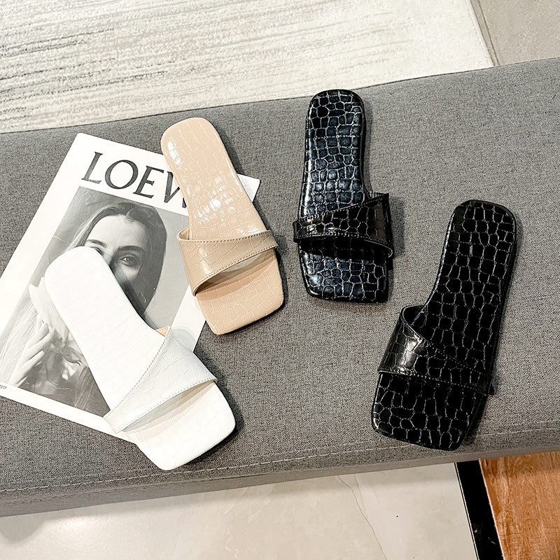 Flat-bottomed Fashion Casual Outing Slippers