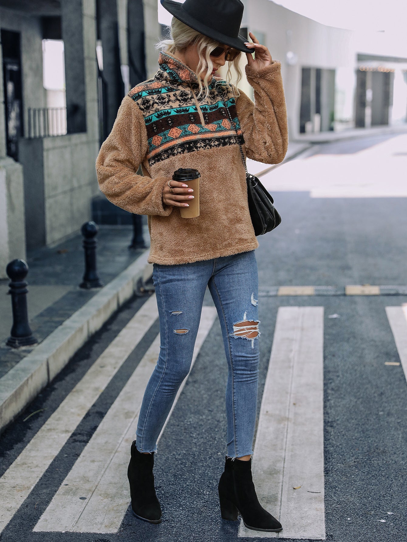 Ladies Loose Pullover Geometric Print Round Neck Plush Sweatshirt