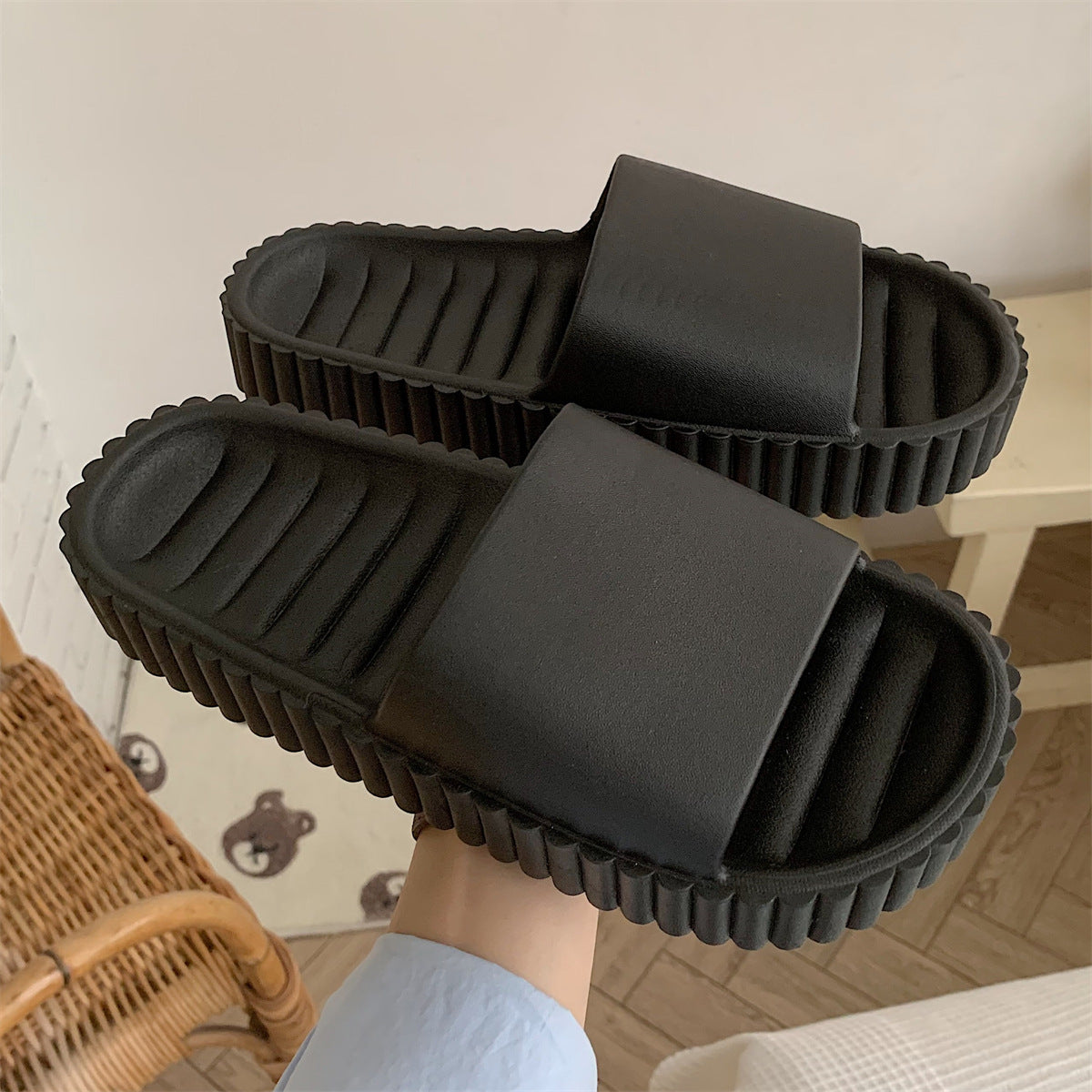 Fashion New Women's Summer Bathroom Bath Thick Bottom Sandals And Slippers