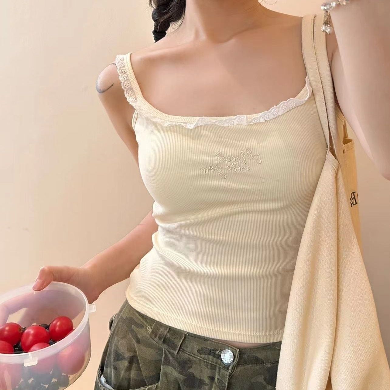 Women's Lace Camisole With Chest Pad
