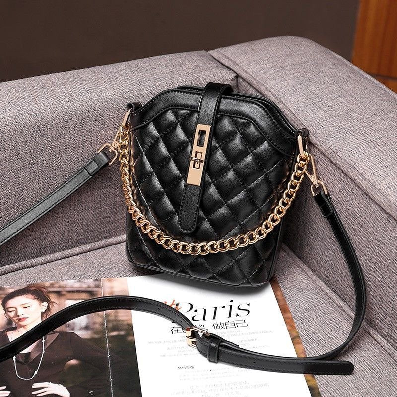 Women's Trendy PU One-shoulder Messenger Chain Handbag