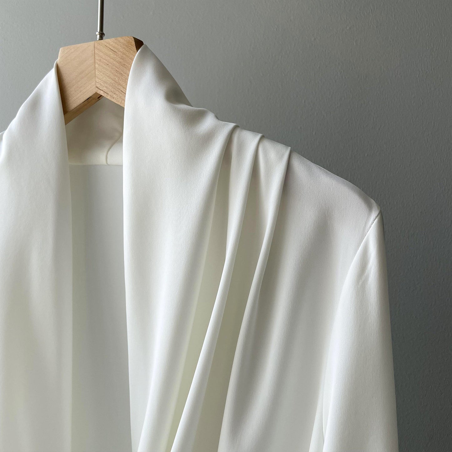 Women's French Elegant Long Sleeve Satin V-neck Shirt