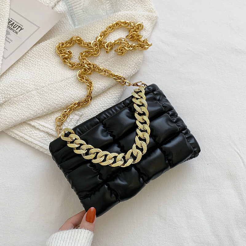 Temperament Women's Pleated New Chain Hand-held Messenger Bag