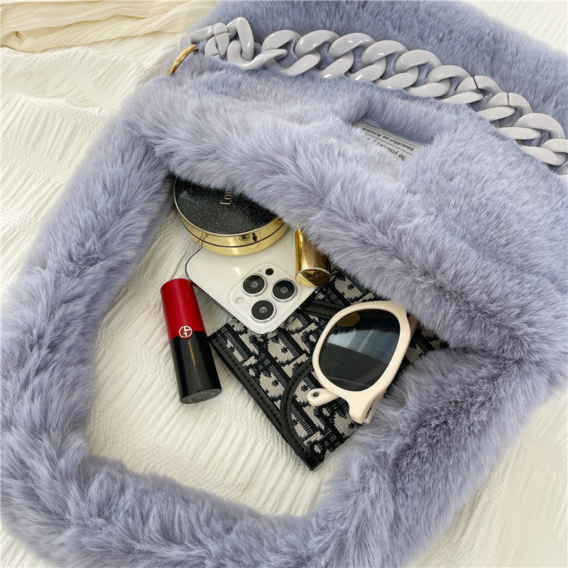 New Stylish Acrylic Chain Fluffy Bag For Commuting