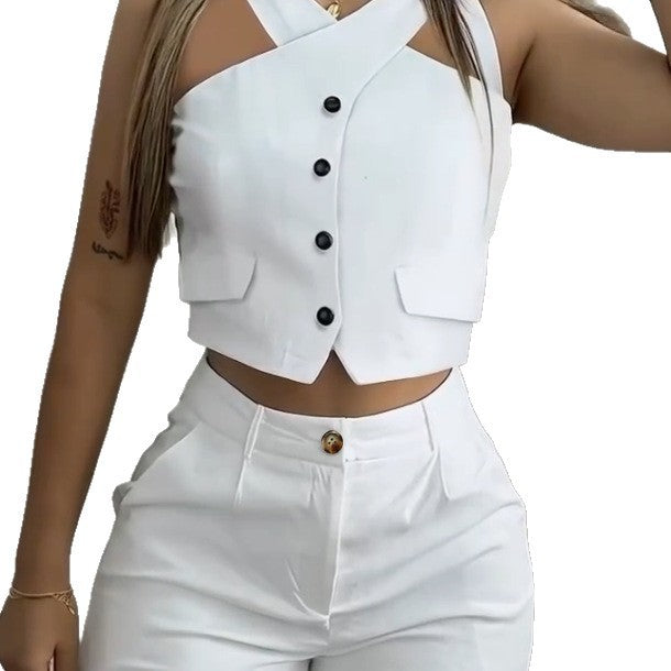Sleeveless Halter-neck Casual Top Paired With Fashionable Shorts Set