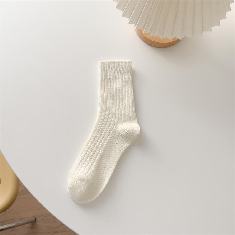 Trendy Solid Color Pile Style Cute Mid-calf Length Socks