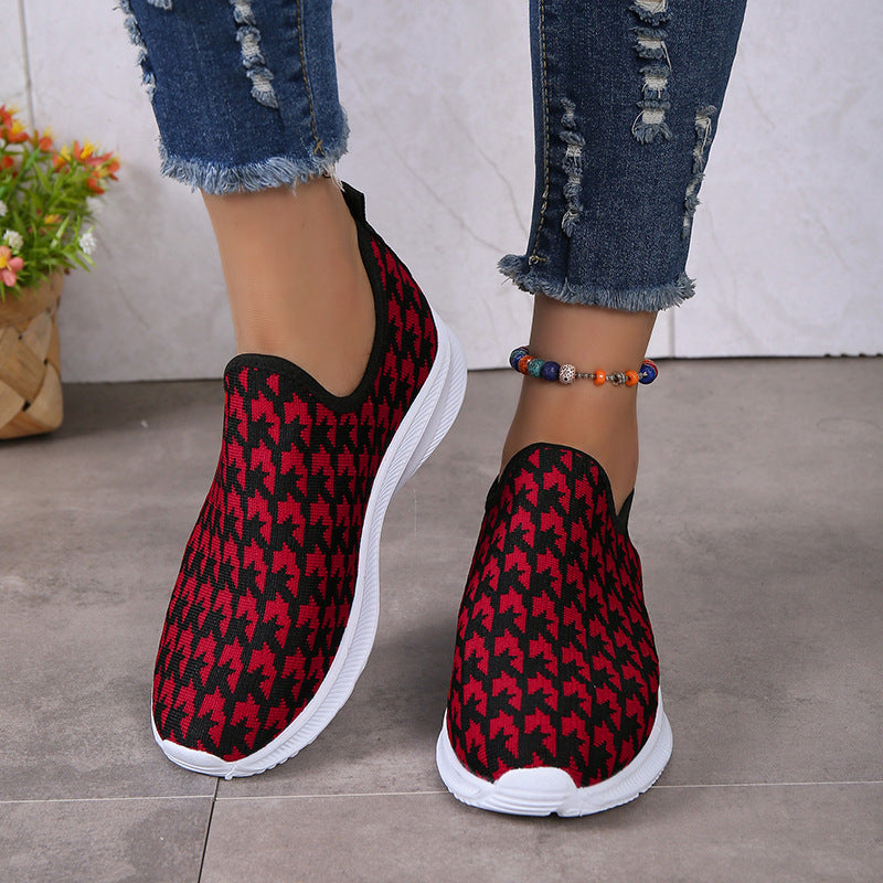 Houndstooth-mønstrede sneakers med rund snude og mesh-flade sko