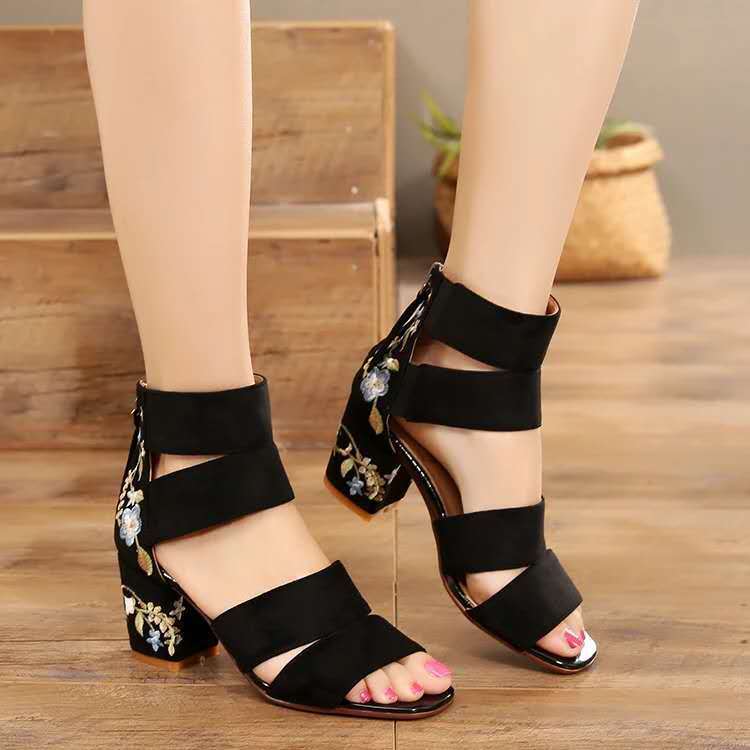 Thick Heel Elegant Retro Open-toed Embroidered Shoesomen