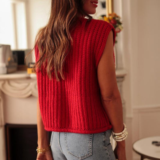 Solid-Color Textured Knitted Waistcoat With Side Pockets And Buttons