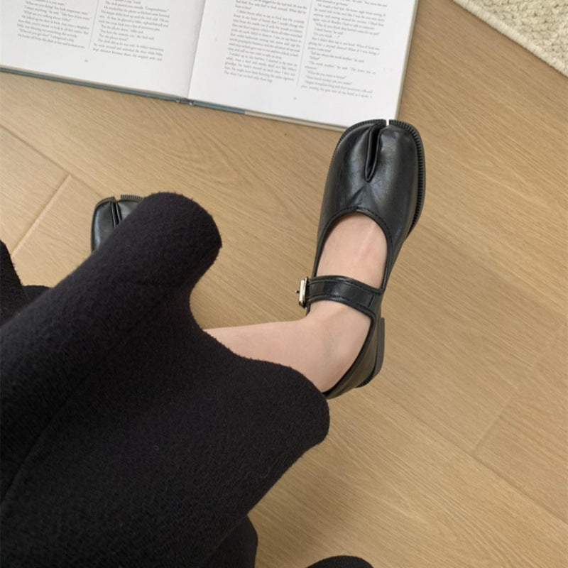 Split-toe Pig Trotter Shoes Women's Soft Sole Retro Mary
